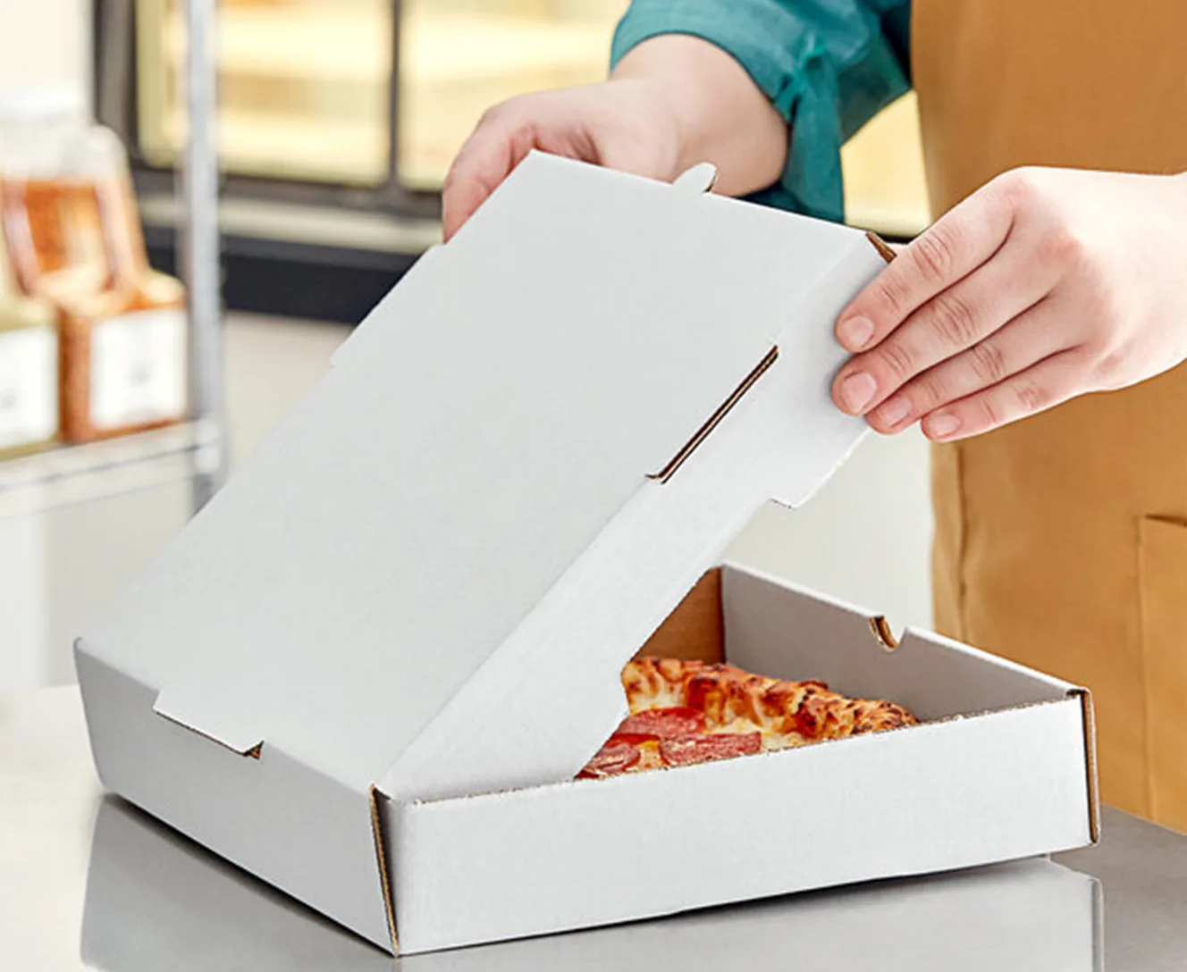 Bahan kotak pizza yang disesuaikan.